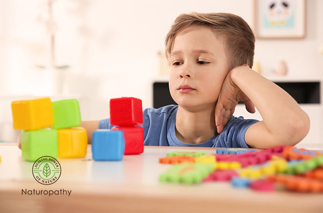 autism boy playing-eyecatch