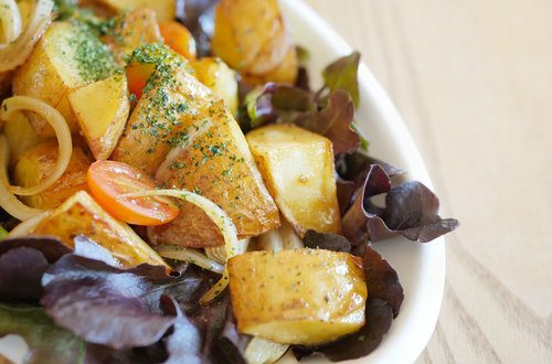 レンズ豆のタヒニディルドレッシングサラダ レシピ