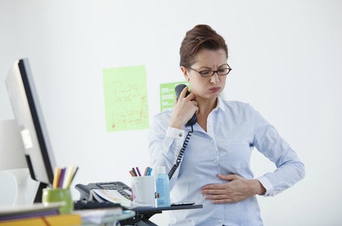 bloating-woman-stomach-pain