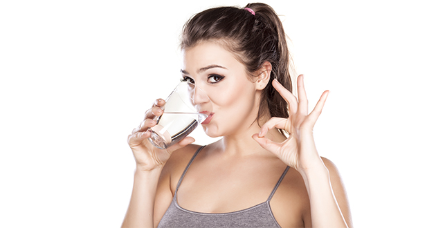 ナチュラルに口臭を防ぐ方法は、水の摂取
