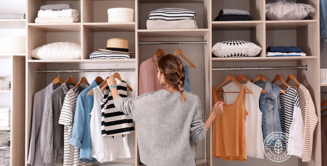 クローゼット、タンス虫食いをアロマで解消